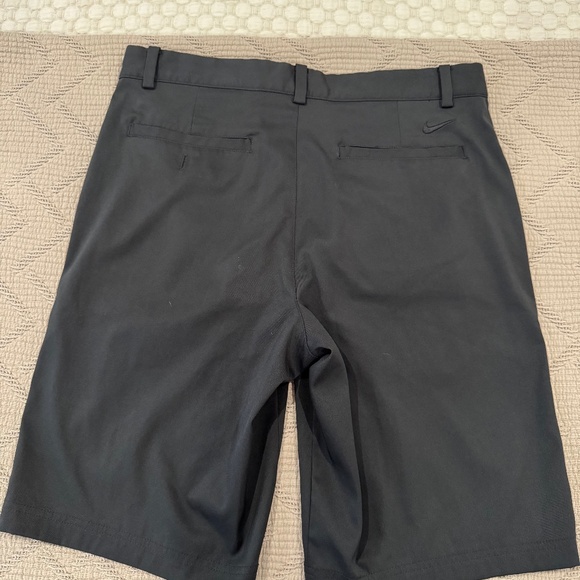 Nike mens golf shorts - Picture 2 of 3